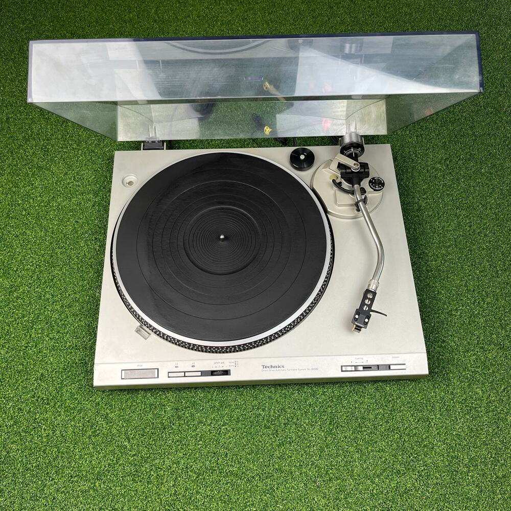 Technics SL-D202 Direct Drive Automatic Turntable Record Player Tested Working